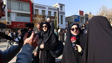 حضور مدیر کل اداره کتابخانه های لرستان و کارکنان این اداره در راهپیمایی و تشییع شهید امنیت