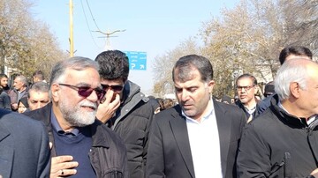 حضور مدیر کل اداره کتابخانه های لرستان و کارکنان این اداره در راهپیمایی و تشییع شهید امنیت