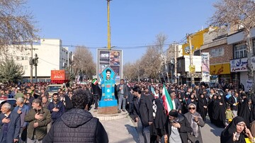 حضور مدیر کل اداره کتابخانه های لرستان و کارکنان این اداره در راهپیمایی و تشییع شهید امنیت