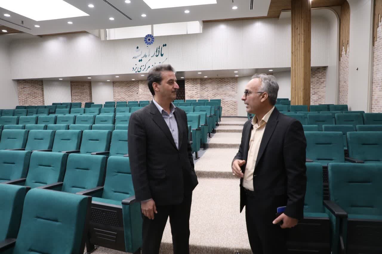 معاون عمرانی استاندار از کتابخانه مرکزی یزد بازدید کرد