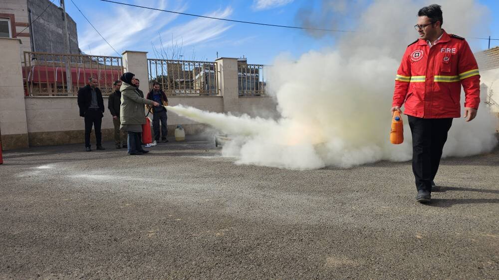 برگزاری کارگاه اطفای حریق ویژه کتابداران استان زنجان