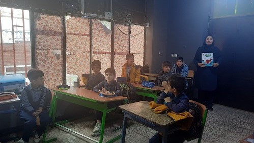 فعالیتهای فرهنگی کتابدار کتابخانه موعود در مدرسه مدار علم