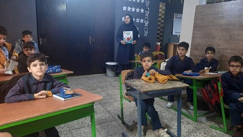 فعالیتهای فرهنگی کتابدار کتابخانه موعود در مدرسه مدار علم