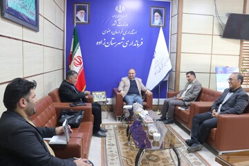 دیدار سرپرست اداره کل کتابخانه های عمومی استان با فرماندار شهرستان زاوه