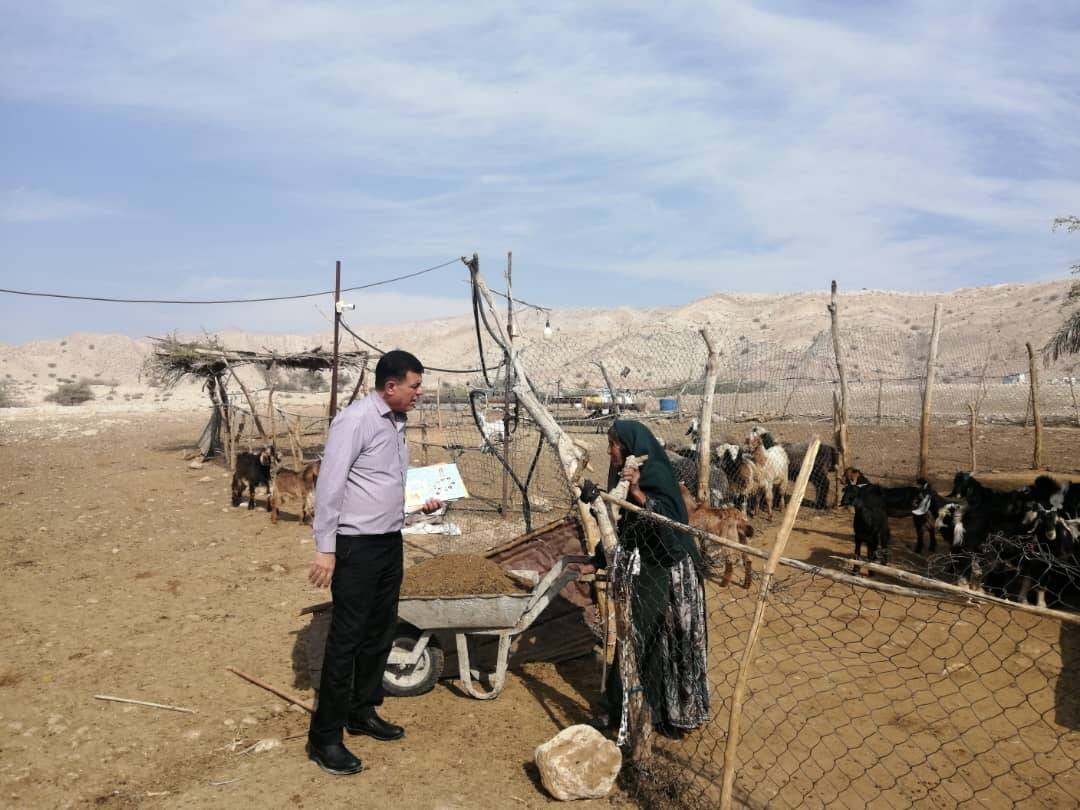 با طرح «آب و کتاب»، کتاب همراه با آب به عشایر فارس رسید