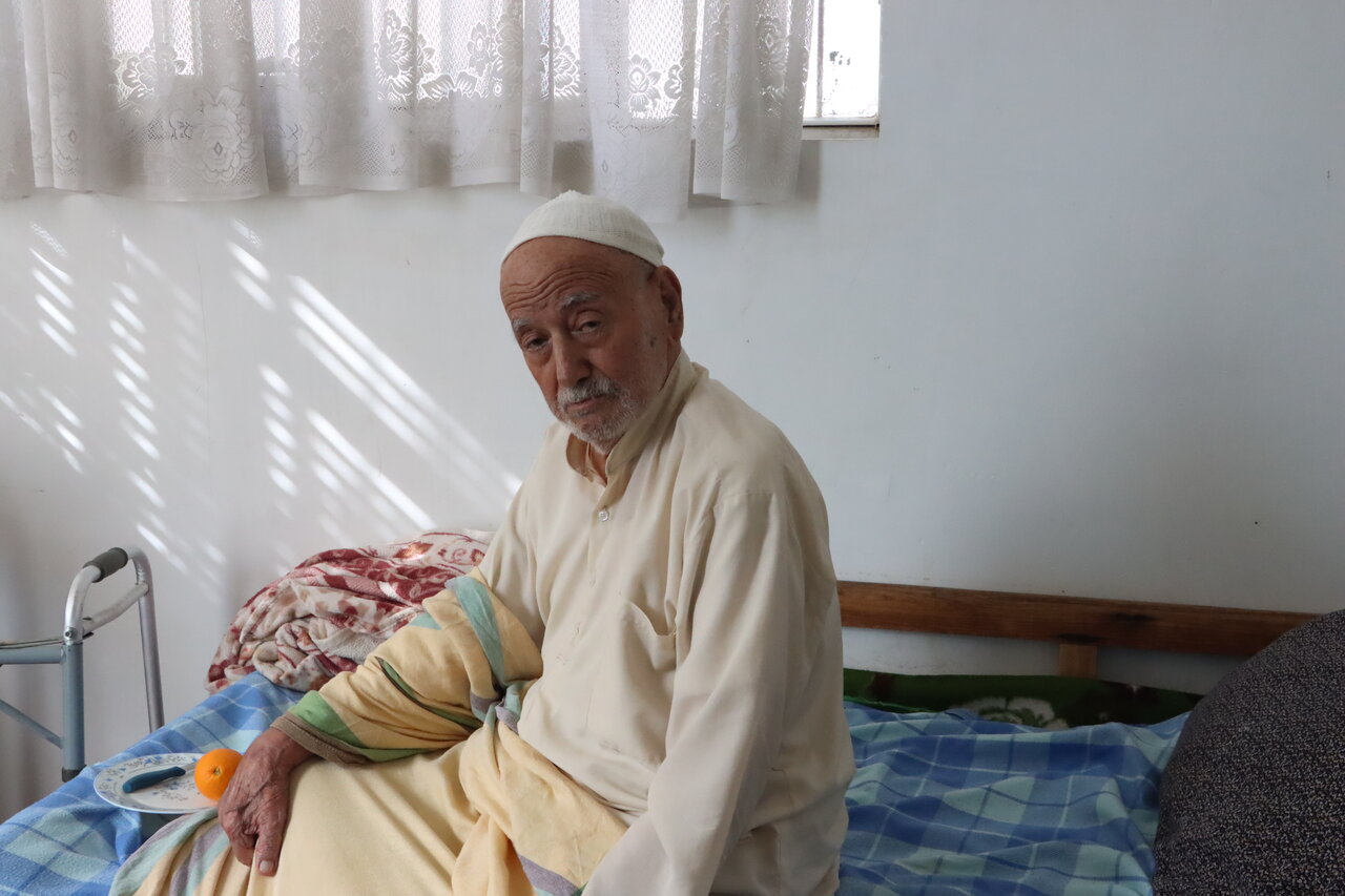 مدیرکل کتابخانههای عمومی یزد با خانواده شهید حسینعلی یاوری دیدار کرد