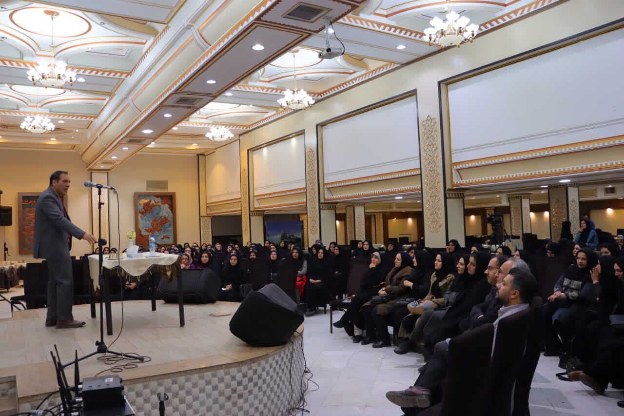 دوره آموزشی" فرهنگ سازمانی" ویژه کتابداران کتابخانه‌های عمومی استان یزد برگزار شد