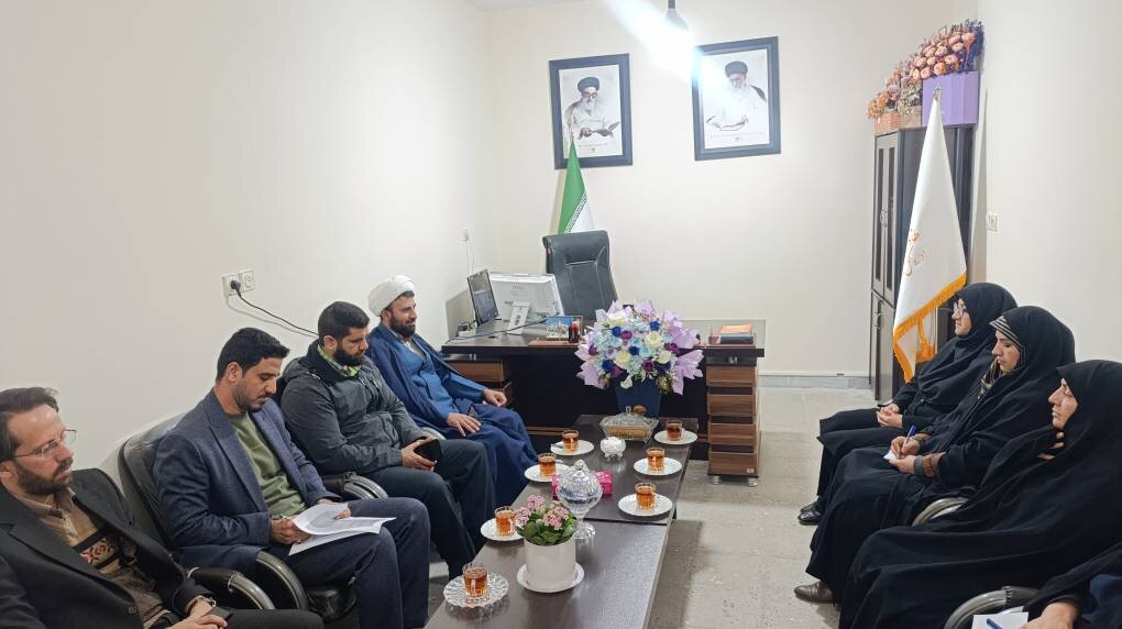 دیدار دبیر ستاد امر به معروف و نهی از منکر با مدیرکل کتابخانههای لرستان