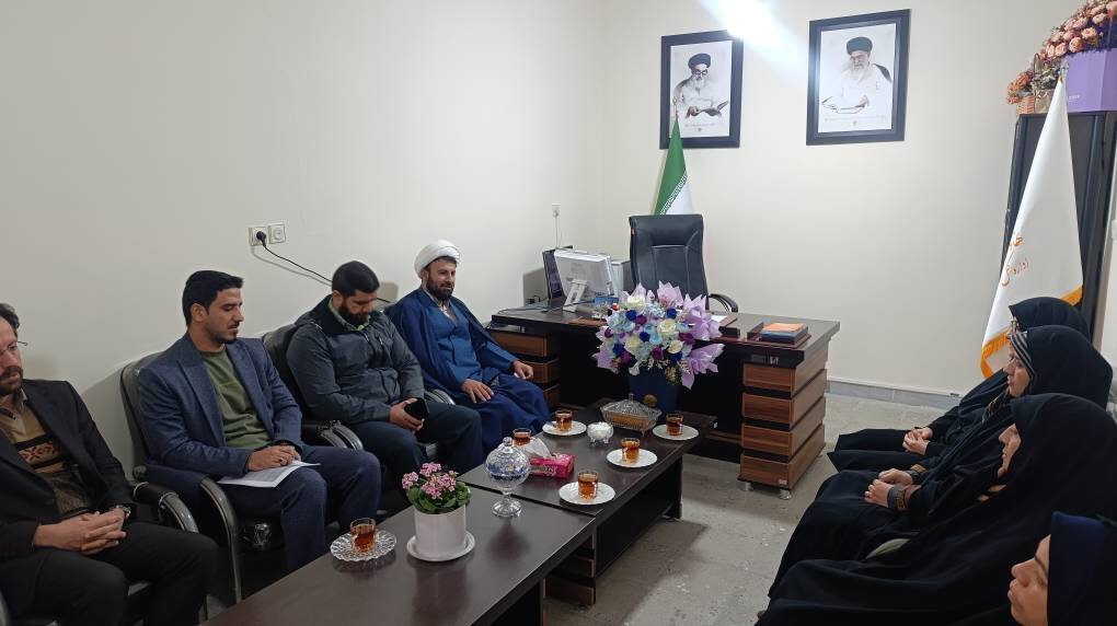 دیدار دبیر ستاد امر به معروف و نهی از منکر با مدیرکل کتابخانههای لرستان