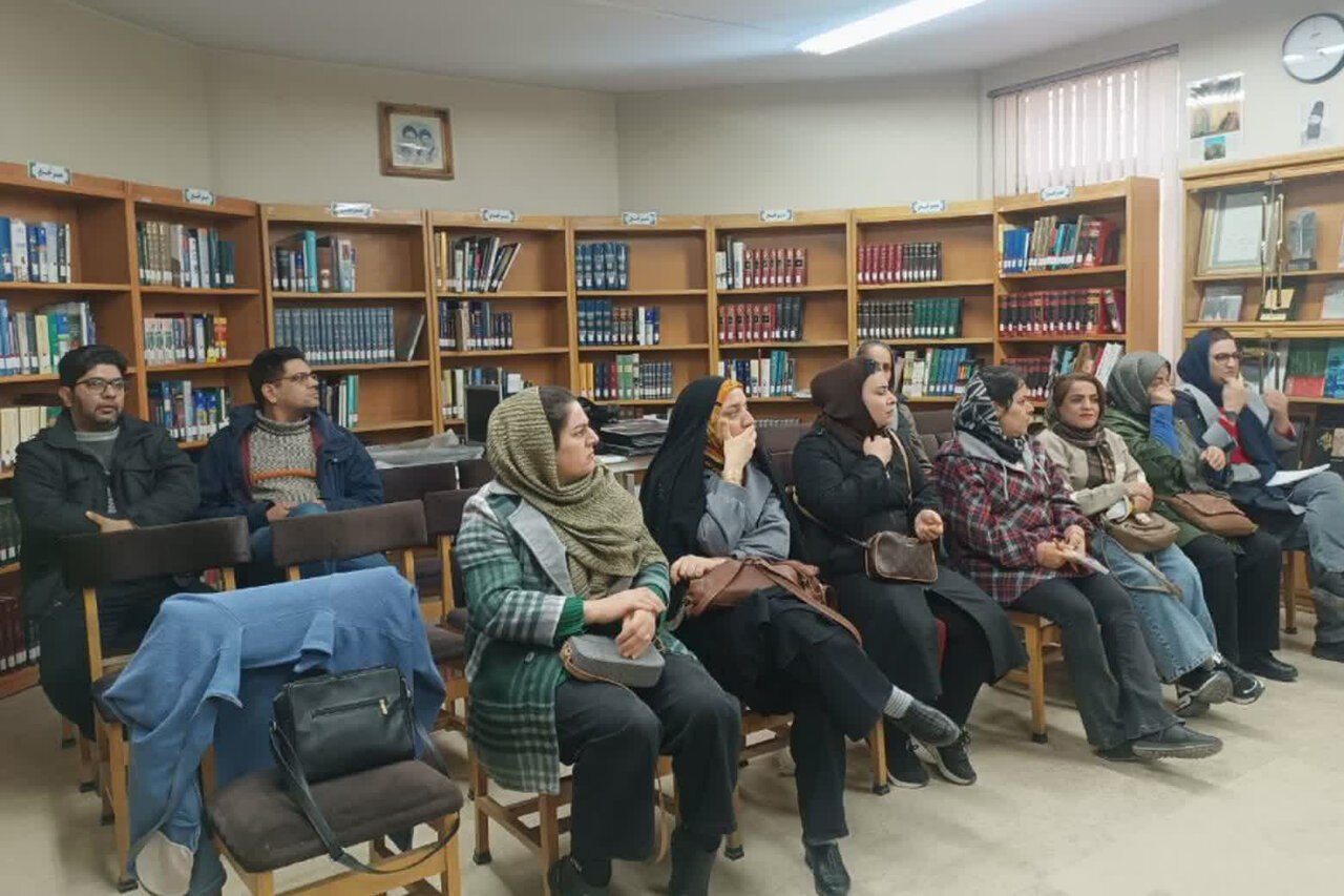 گرامیداشت دهه قرآن و عترت در کتابخانه‌های استان مرکزی