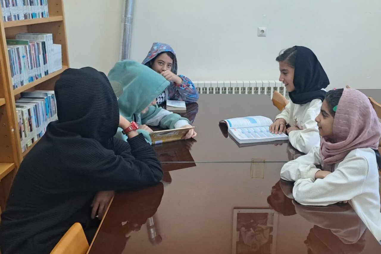 گرامیداشت دهه قرآن و عترت در کتابخانه‌های استان مرکزی