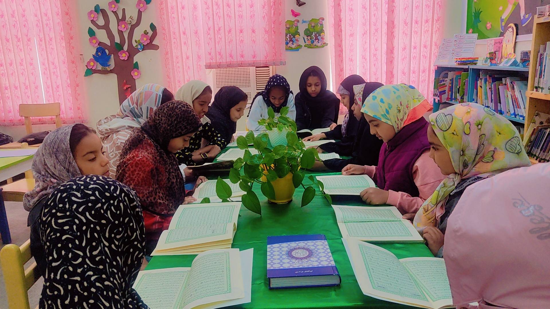 از تلاوت تا تدبر؛ هفته‌ای قرآنی در کتابخانه‌های رودان