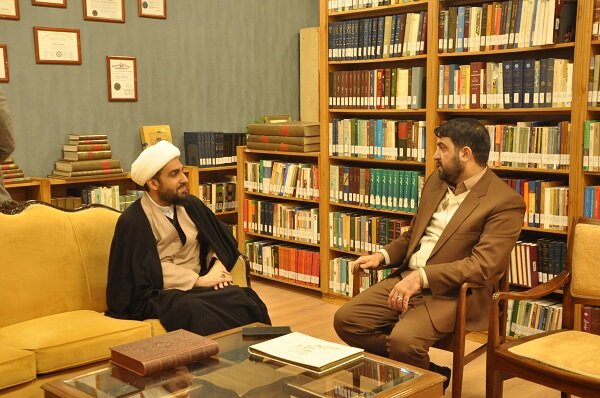 دیدار مدیر نمایندگی شورای سیاستگذاری ائمه جمعه گیلان با سرپرست ادارهکل کتابخانههای عمومی استان