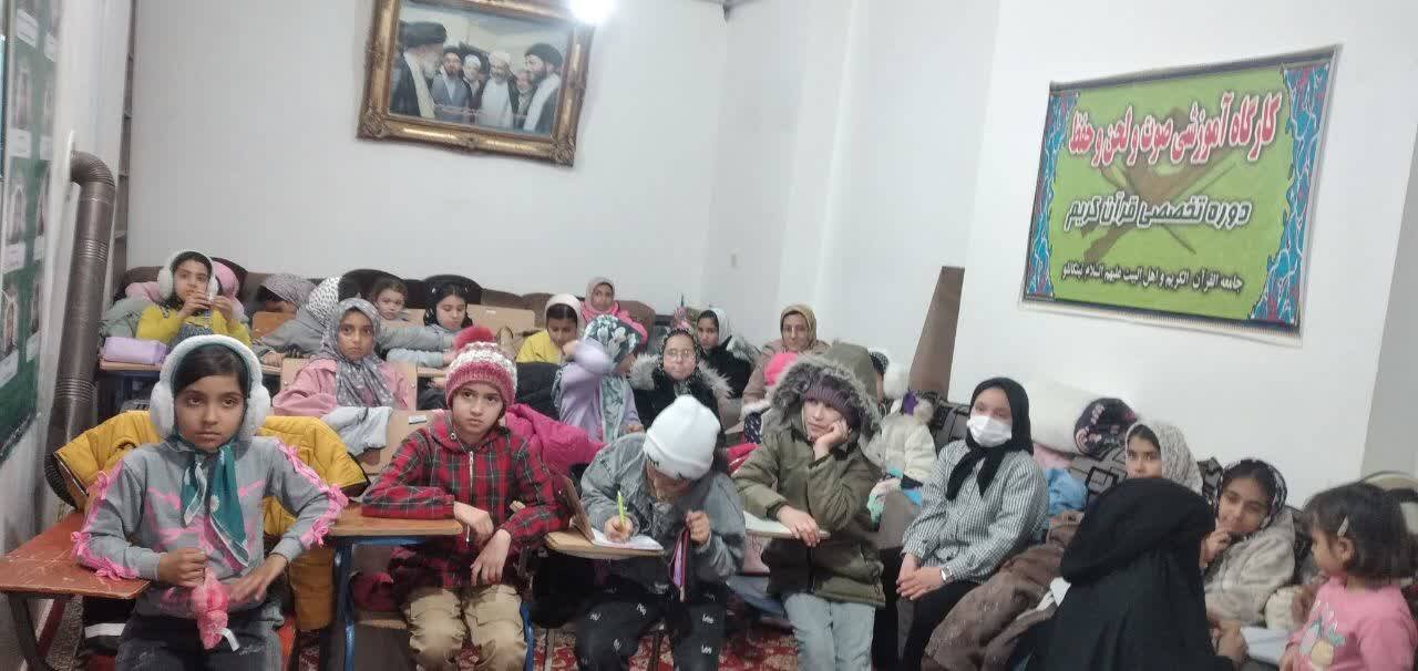 ۳ کتابخانه در فاروج میزبان برنامه‌های قرآنی برای کودکان و بزرگسالان شدند