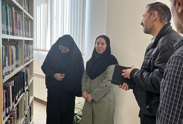 بازدید سرپرست ادارهکل کتابخانههای عمومی چهارمحال و بختیاری از روند فعالیت کتابخانهها