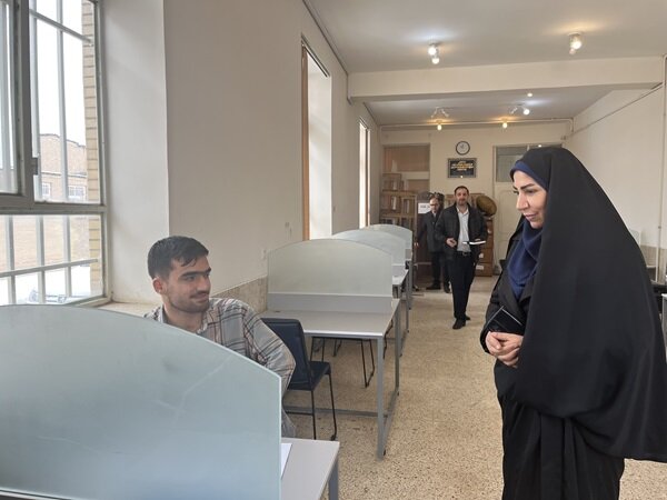 بازدید سرپرست ادارهکل کتابخانههای عمومی چهارمحال و بختیاری از روند فعالیت کتابخانهها