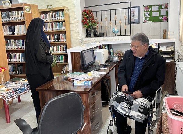 بازدید سرپرست ادارهکل کتابخانههای عمومی چهارمحال و بختیاری از روند فعالیت کتابخانهها