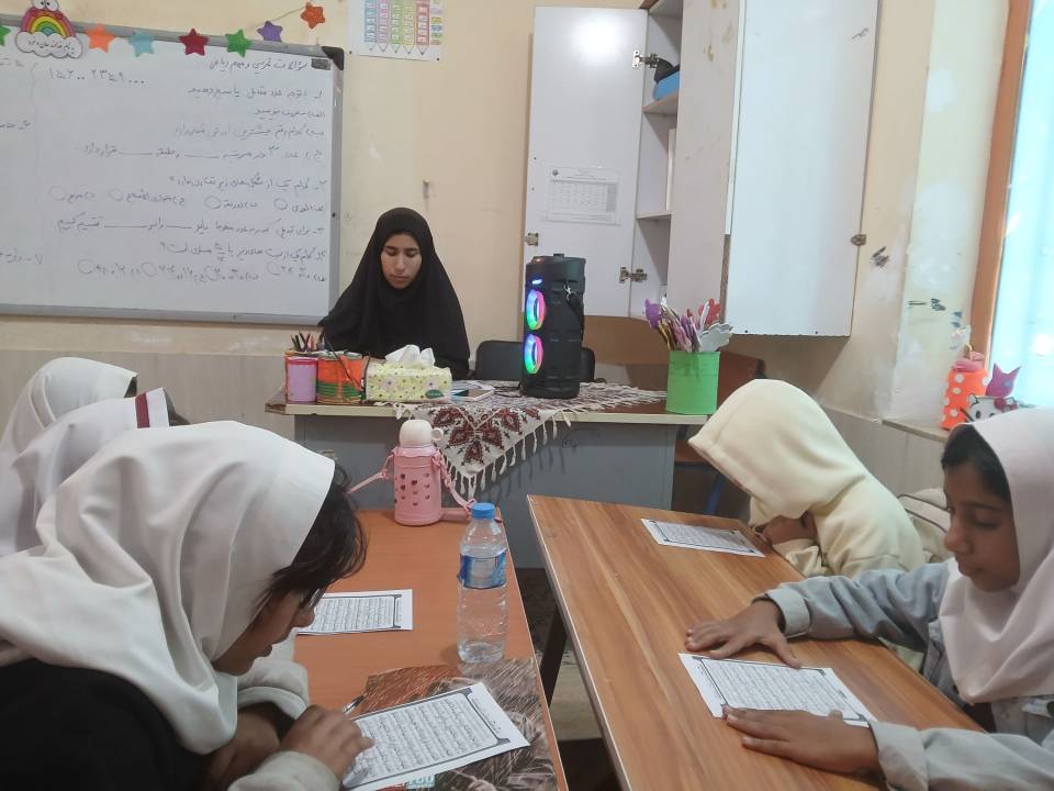 از محافل انس با قرآن تا جشن حافظان کوچک در کتابخانههای عمومی هرمزگان