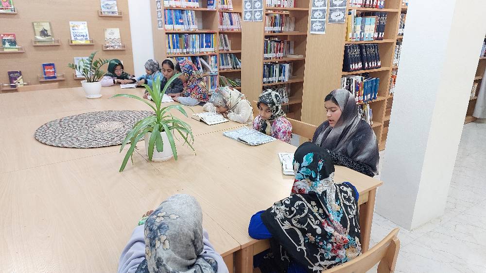 از محافل انس با قرآن تا جشن حافظان کوچک در کتابخانههای عمومی هرمزگان