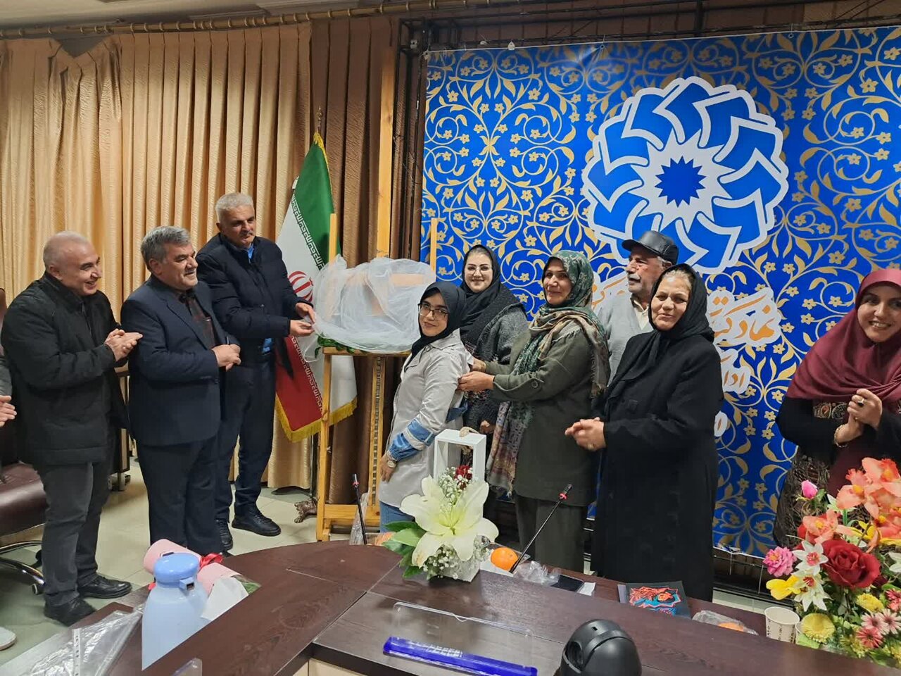 کتاب «صدای گریه پشت آوار» در کتابخانه مرکزی ارومیه رونمایی شد