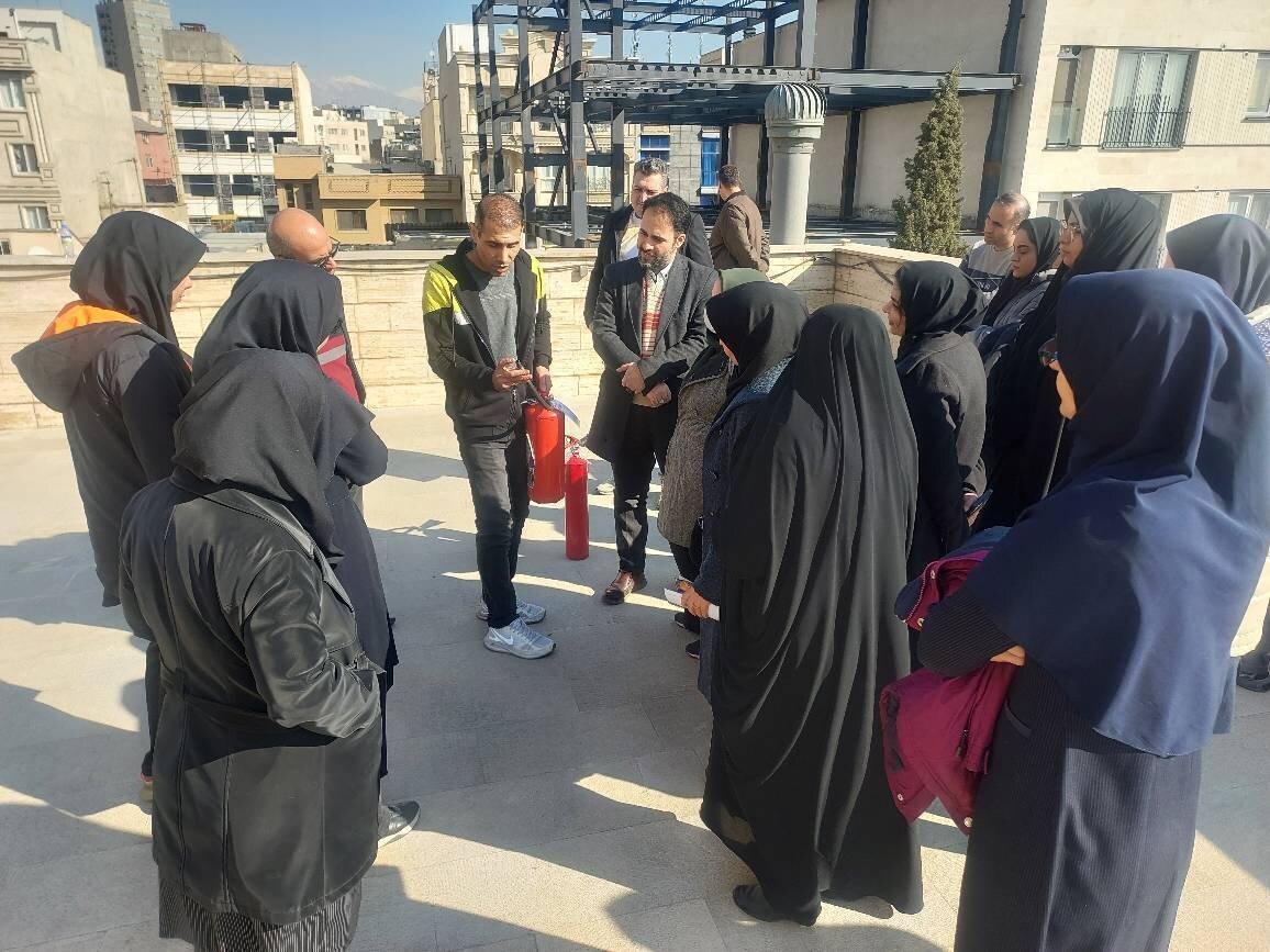 کارگاه آموزشی اطفاء حریق ویژه کارکنان اداره کل کتابخانه های عمومی استان برگزار شد