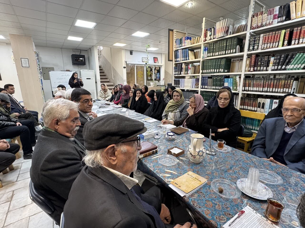 نشست انجمن کتابخانه عمومی شرفالدین علی یزدی برگزار شد