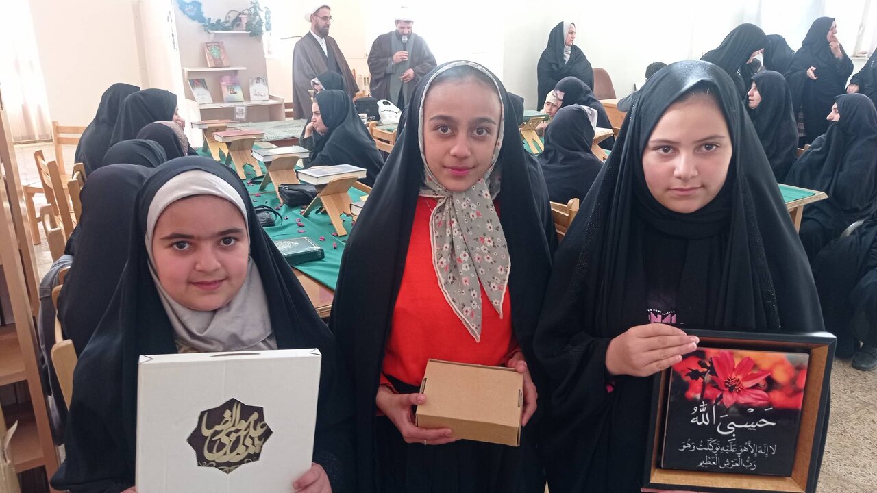 کتابخانه عمومی ابوعلی سینا سنبلآباد، میزبان آیین انس با قرآنکریم شد
