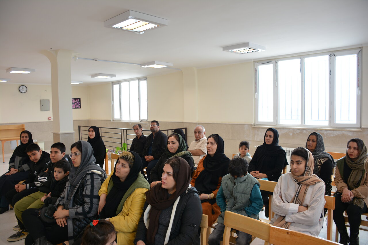 نشستهای آموزشی و محفل ادبی در کتابخانههای کرمانشاه برگزار شد