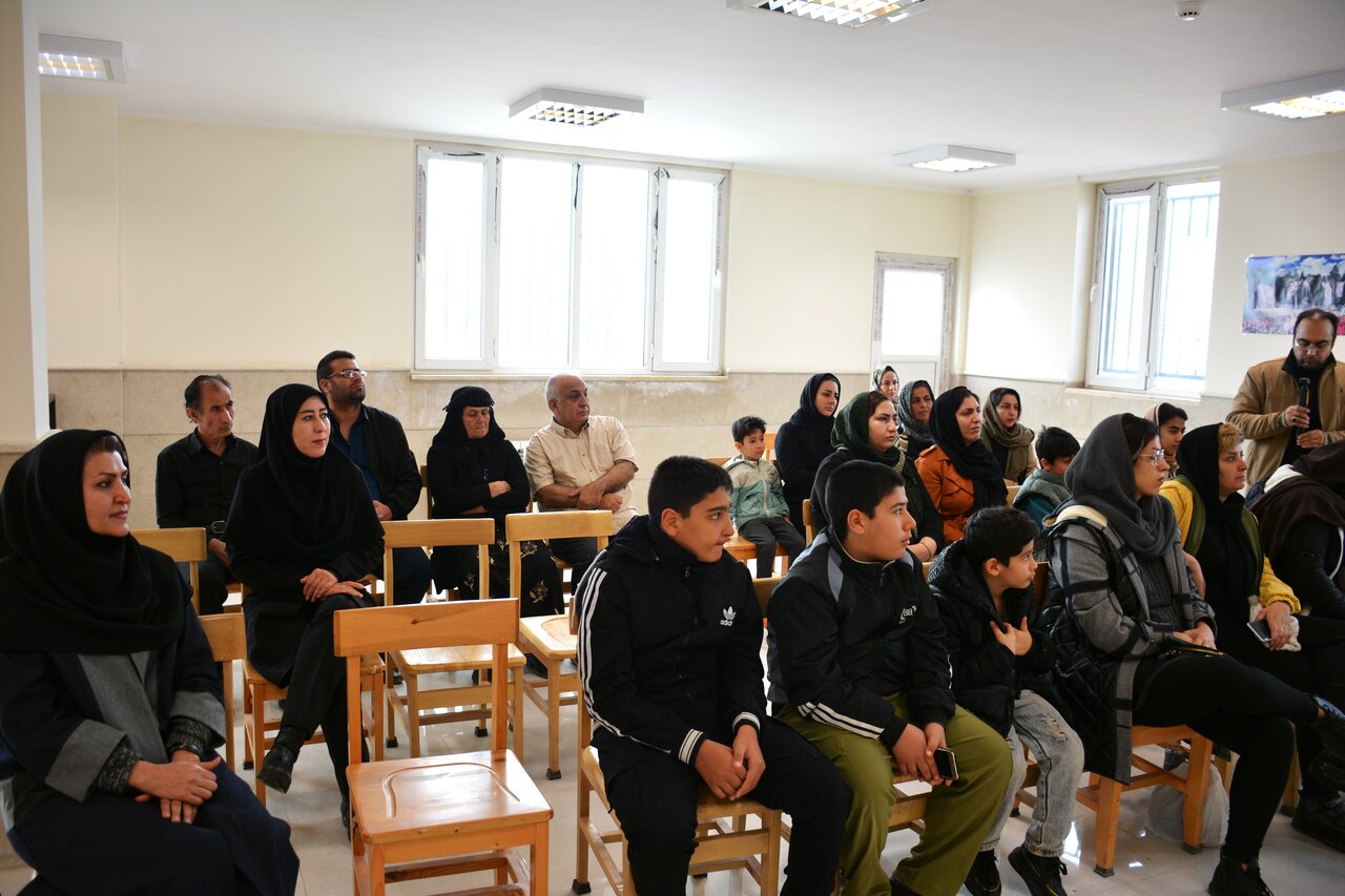 نشست‌های آموزشی و محفل ادبی در کتابخانه‌های کرمانشاه برگزار شد