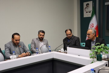 بازدید دستیاران جوان از کتابخانه مرکزی یزد