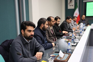 بازدید دستیاران جوان از کتابخانه مرکزی یزد