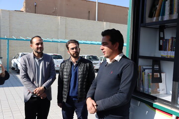 بازدید دستیاران جوان از کتابخانه مرکزی یزد