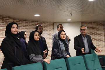 بازدید دستیاران جوان از کتابخانه مرکزی یزد