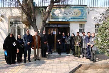 بازدید دبیرکل با همراهی محمد خلج؛ دستیار دبیرکل، معاونین و جمعی از مدیران نهاد از کتابخانه هفده شهریور