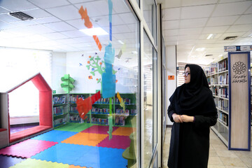 بازدید دبیرکل با همراهی محمد خلج؛ دستیار دبیرکل، معاونین و جمعی از مدیران نهاد از کتابخانه باباطاهر