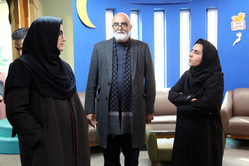 بازدید دبیرکل با همراهی محمد خلج؛ دستیار دبیرکل، معاونین و جمعی از مدیران نهاد از کتابخانه هدهدسفید