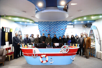 بازدید دبیرکل با همراهی محمد خلج؛ دستیار دبیرکل، معاونین و جمعی از مدیران نهاد از کتابخانه هدهدسفید