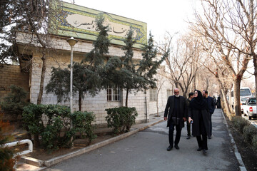 بازدید دبیرکل با همراهی محمد خلج؛ دستیار دبیرکل، معاونین و جمعی از مدیران نهاد از کتابخانه ولیعصر(عج)