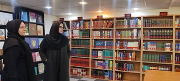 بازدید دبیرکل با همراهی محمد خلج؛ دستیار دبیرکل، معاونین و جمعی از مدیران نهاد از کتابخانه حضرت فاطمه(س)