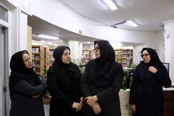 بازدید دبیرکل با همراهی محمد خلج؛ دستیار دبیرکل، معاونین و جمعی از مدیران نهاد از کتابخانه حضرت فاطمه(س)