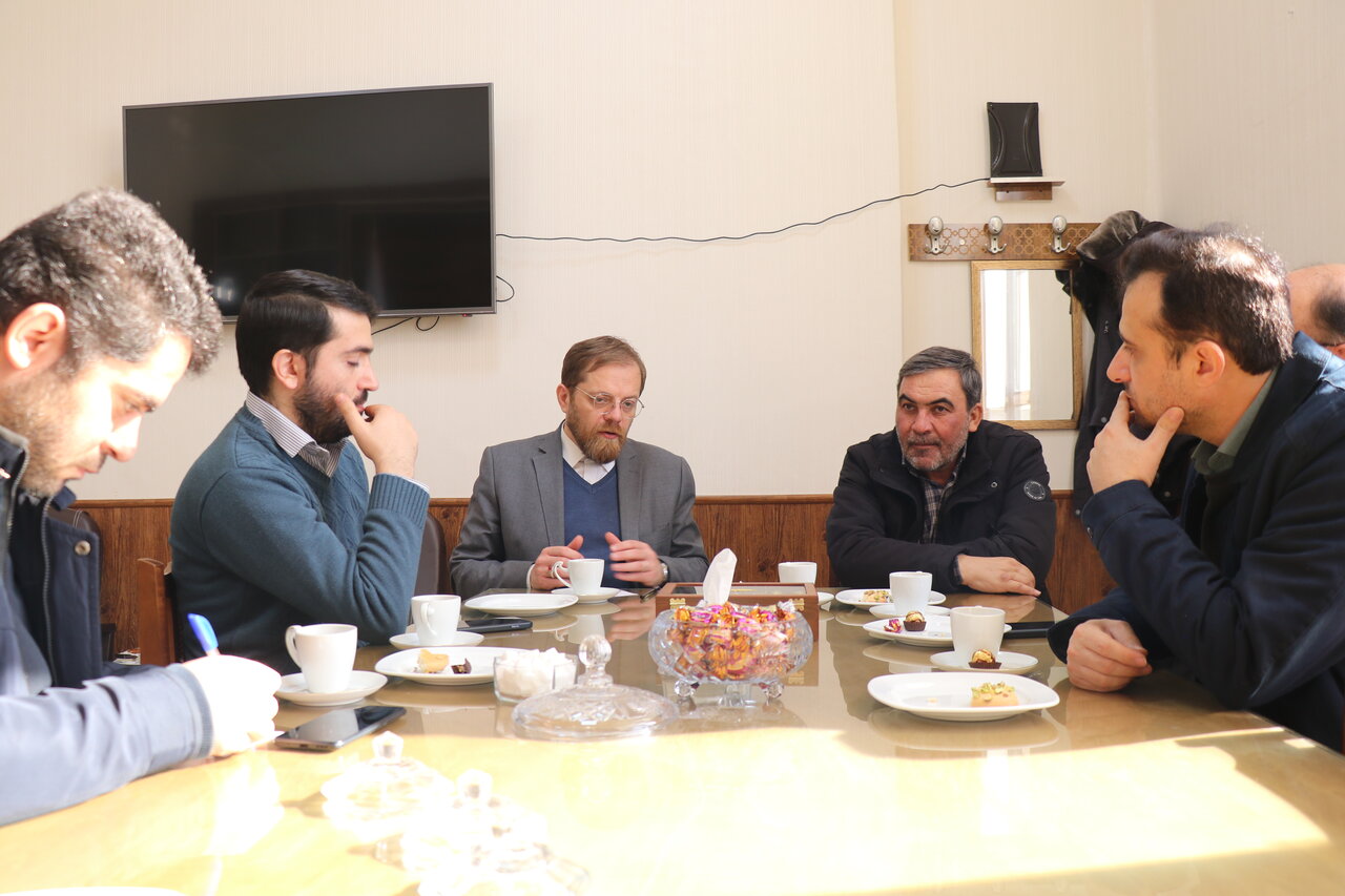 استفاده از ظرفیت‌های فرهنگی کتابخانه‌های عمومی در برگزاری جشنواره‌های فرهنگی، تربیتی و کتابخوانی