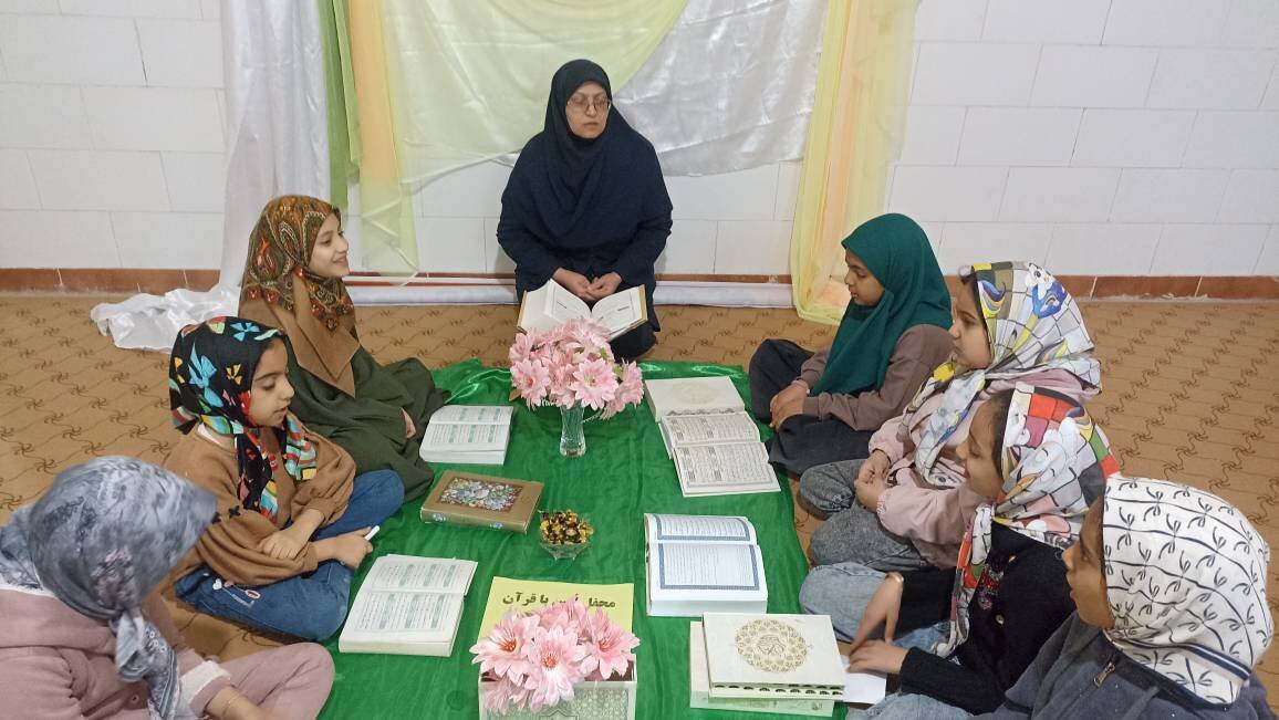 پیچیدن شمیم قرآن و اهلبیت(ع) در کتابخانههای شهرستان مروست