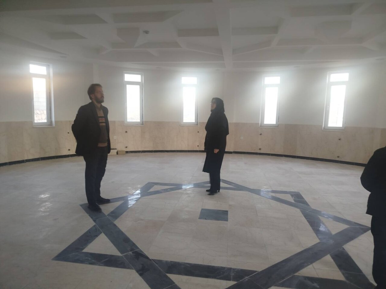 مدیرکل کتابخانههای عمومی لرستان از پروژههای کتابخانهای کوهدشت بازدید کرد