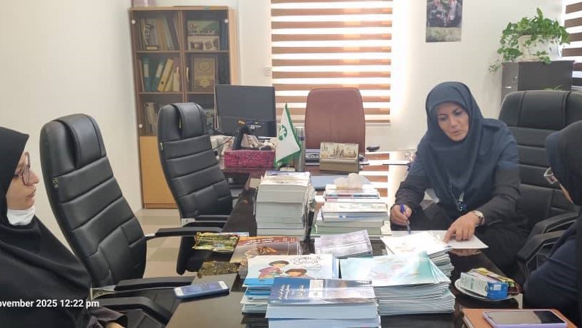 اهدای بیش از ۴۳۰ نسخه کتاب محیطزیستی به کتابخانههای عمومی اهواز