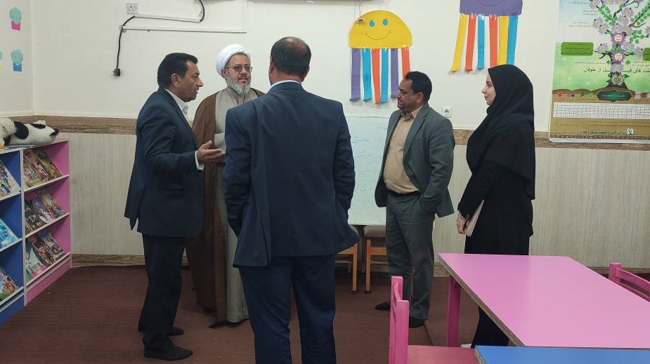 مسئولان شهری از کتابخانه عمومی برکت امیرالمؤمنین(ع) بازدید کردند