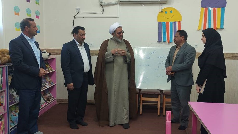 مسئولان شهری از کتابخانه عمومی برکت امیرالمؤمنین(ع) بازدید کردند