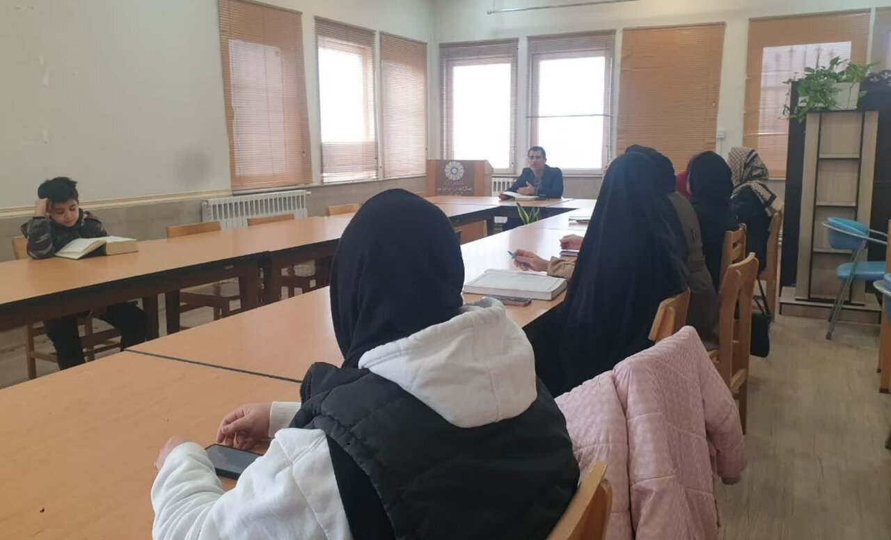 پویایی کتابخانه‌های استان تهران با اجرای نشست‌های فرهنگی و کارگاه‌های آموزشی