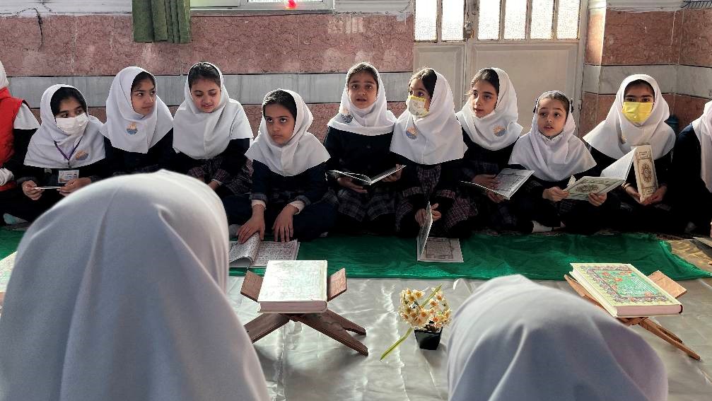 محفل انس با قرآنکریم در دبستان پردیس اندیمشک برگزار شد