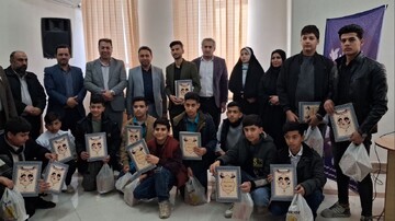 جشن قرآنی دانش‌آموزان در کتابخانه شهدای حمیدیه