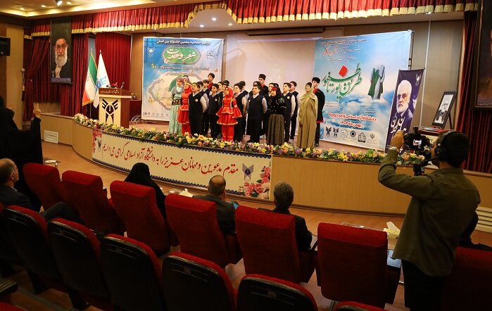 آیین اختتامیه جشنواره بینالمللی شعر وحدت در ارومیه